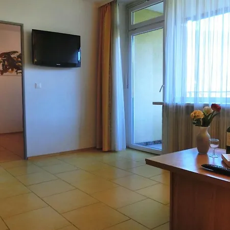 Karl Haus Kmb Seeappartement Am Ossiacher See, Hallenbad, Skiarena Gerlitzen Apartman